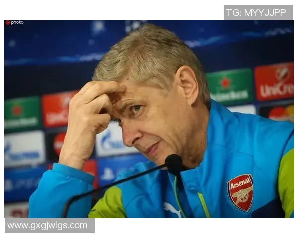 亚当斯：温格为总迟到的赖特推迟了练习，之后他再没迟到过